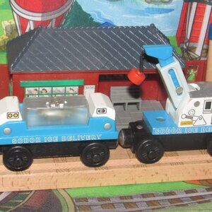 Thomas Wooden Railway Train Engine Track Ice Cargo Cars